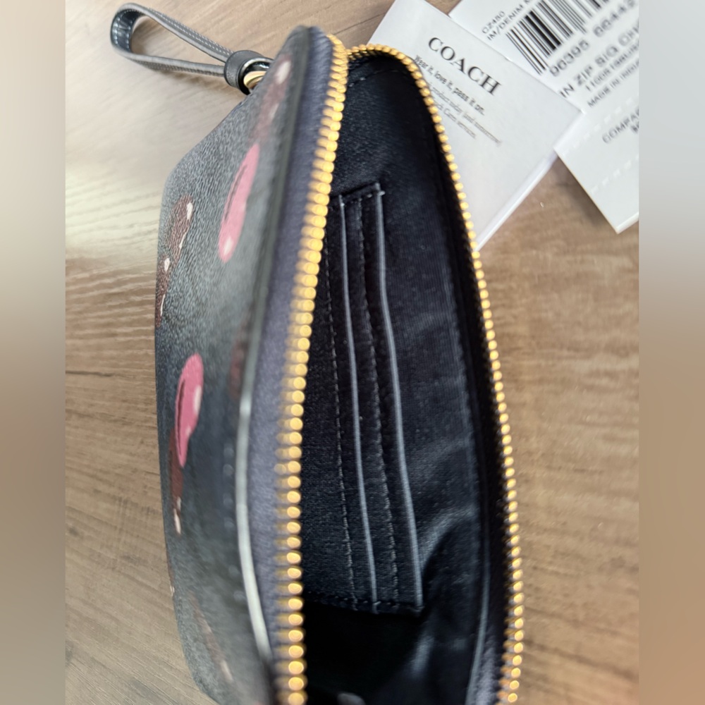 NWT Last chance Price is firm Coach Corner Zip Wristlet In Signature With cherry - Picture 4 of 5